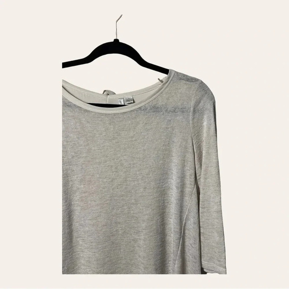 0570. Lauren CONRAD 3/4 SLEEVE BLOUSE SIZE SMALL CREAM IN‎ COLOR BOW IN BACK - Picture 2 of 9